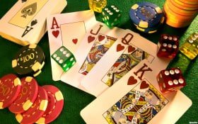 Antarmuka meja BandarQ di platform naga10001 dengan tampilan kartu dan saldo pemain